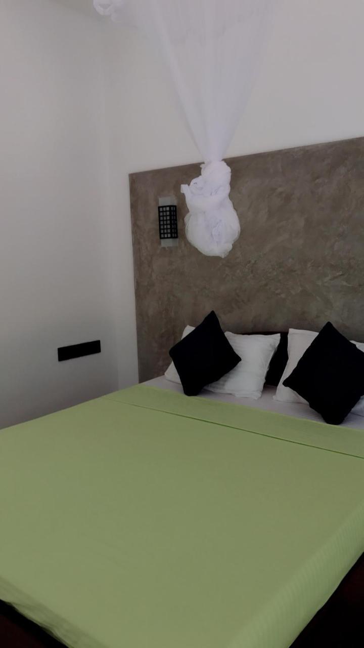 Kingdom Gate Hotel Anuradhapura Exterior foto