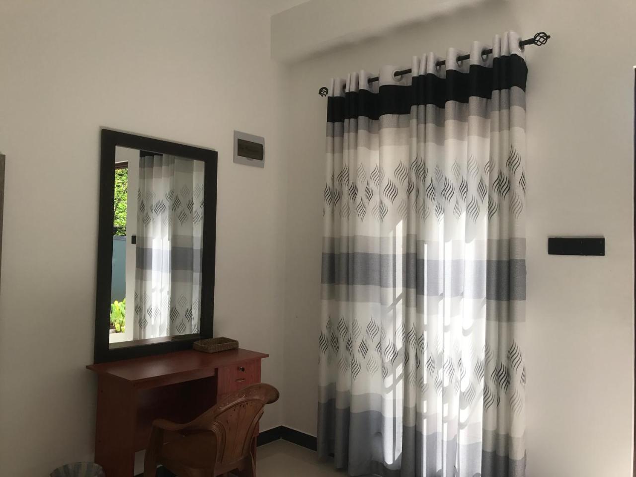 Kingdom Gate Hotel Anuradhapura Exterior foto
